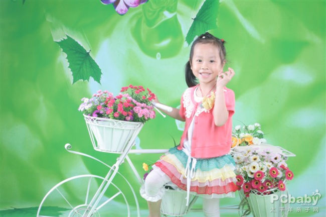 女兒的照片書已經(jīng)好幾本了，暫時(shí)不做這類產(chǎn)品，不過臺(tái)歷和賀卡是要嘗試的